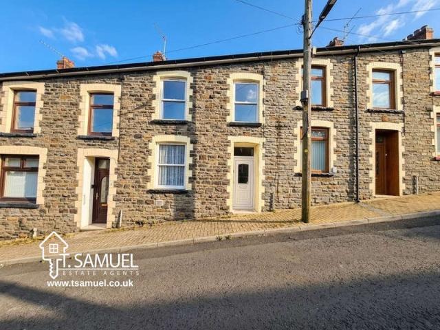 Cottage for sale in Miskin, Wales