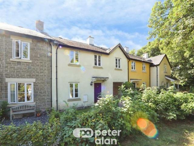 Cottage for sale in Llantarnam, Wales