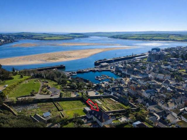 Cottage for sale in Padstow, Cornwall