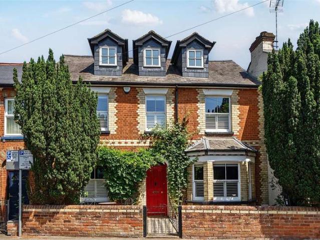 Cottage for sale in Twyford