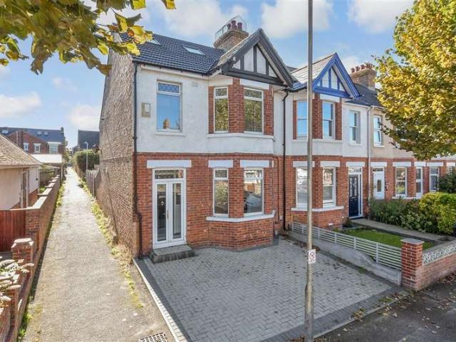 Cottage for sale in Morehall, Folkestone and Hythe