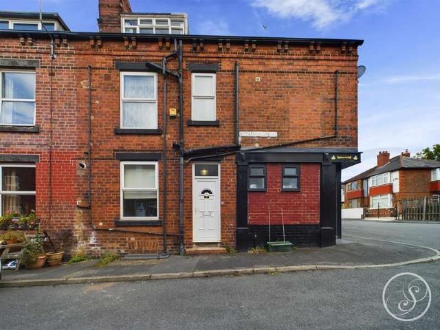 Cottage for sale in Farnley, West Yorkshire
