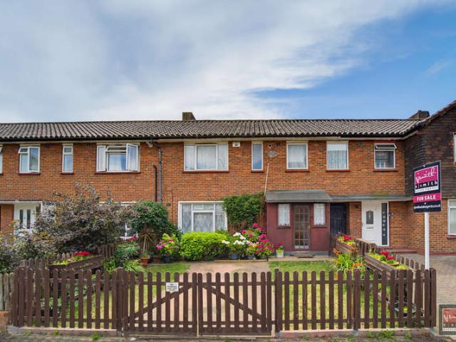 Cottage for sale in London Borough of Hounslow, Hanworth