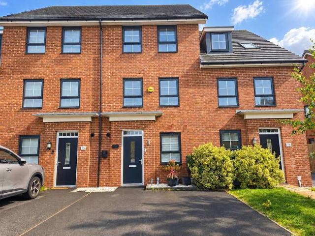 Cottage for sale in Calderstones