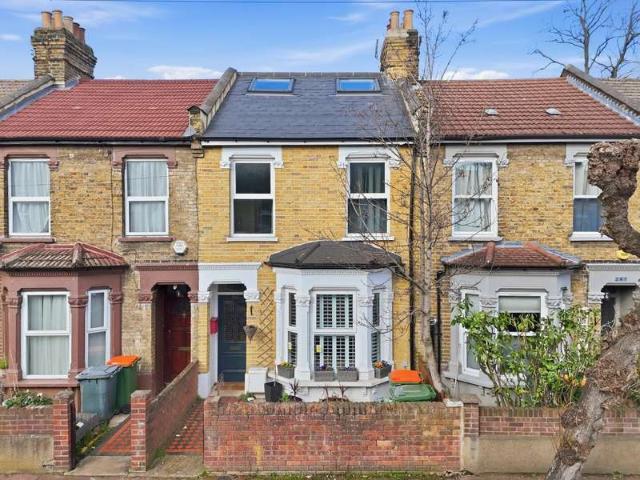 Cottage for sale in Manor Park, Greater London