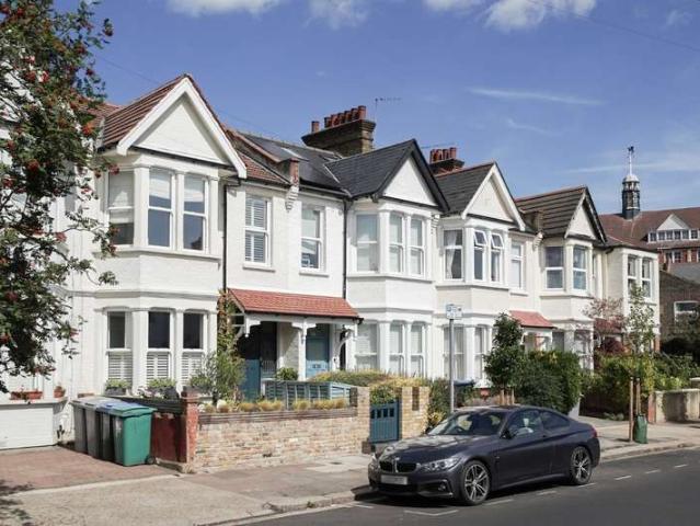 Cottage for sale in Brondesbury, Greater London