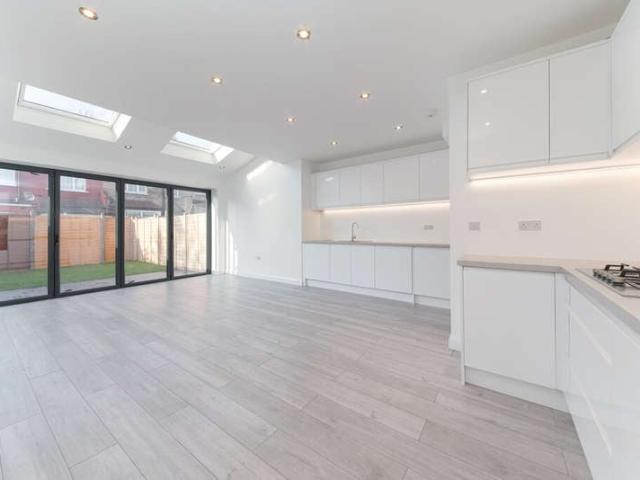 Cottage for sale in Scotch Estate, Greater London