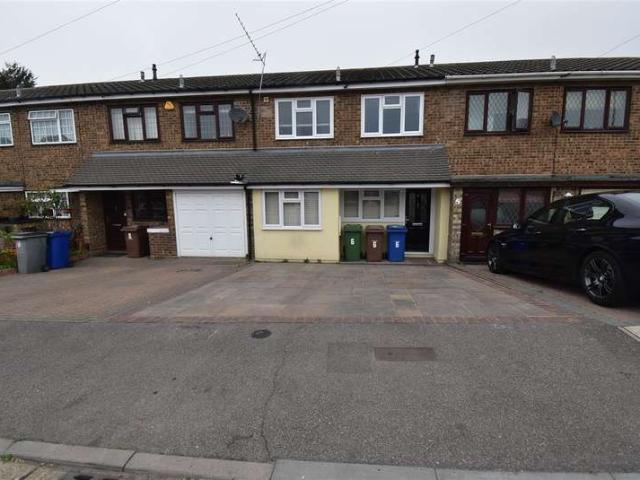 Cottage for rent in Chadwell St Mary, Essex