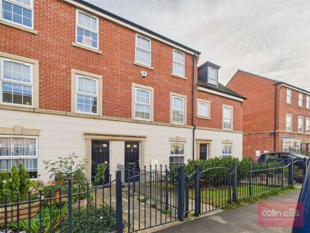 Cottage for sale in Eastfield