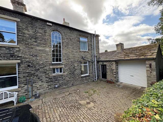 Cottage for sale in Spen, Cleckheaton