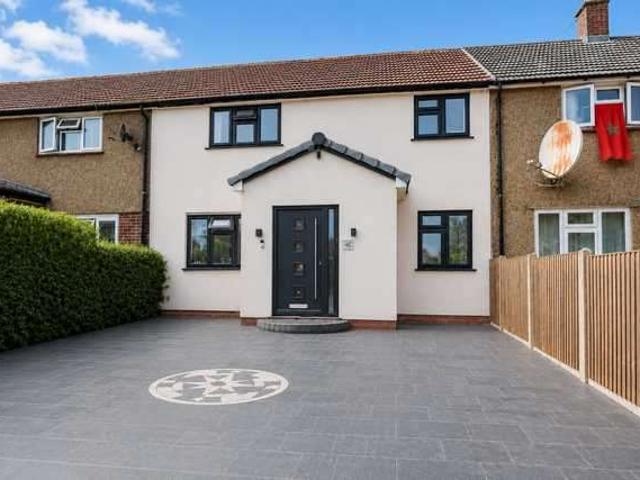 Cottage for sale in Wexham Court, Slough