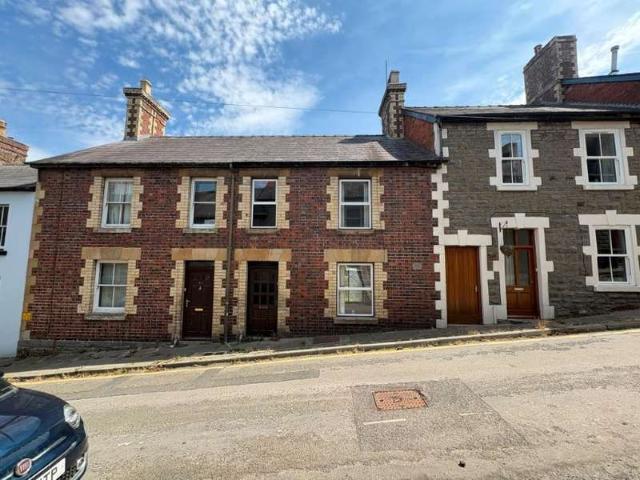 Cottage for sale in Knighton