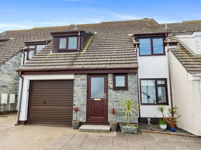 Cottage for sale in Padstow, Cornwall
