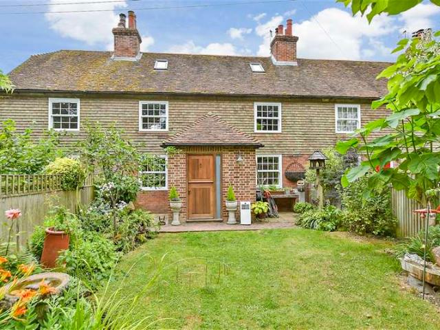 Cottage for sale in Hunton, Midway