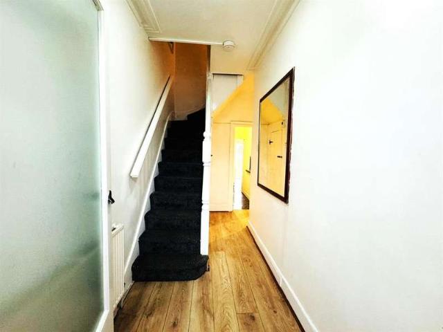 Terraced House for rent in Ilford, Seven Kings