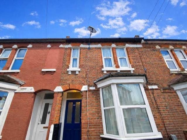 Cottage for rent in The Polygon, City Of Southampton