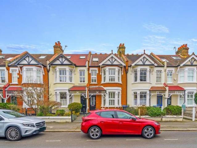 Cottage for rent in London Borough of Merton, Merton Park