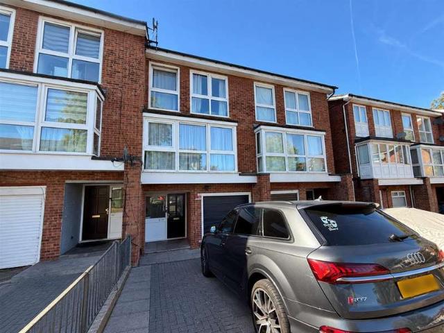 Cottage for sale in Chingford Green, Greater London
