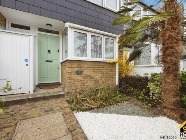 Cottage for sale in West Norwood, Greater London