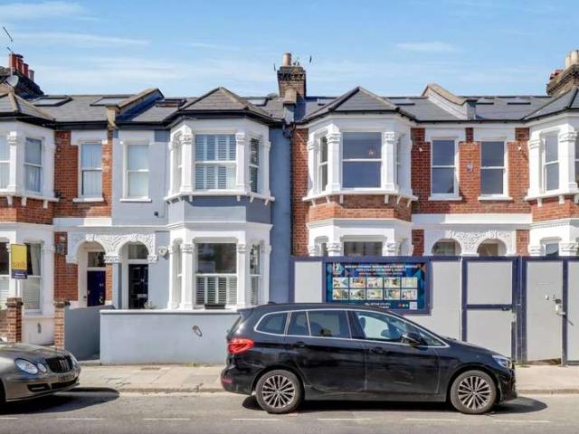 Terraced House for sale in Shepherd's Bush, Shepherd's Bush