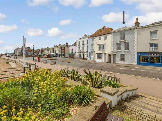 Cottage for sale in Middle Deal, Ash