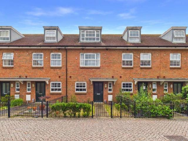 Cottage for sale in Worthing, West Sussex