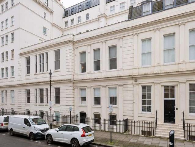 Maisonette for sale in Bayswater, Greater London