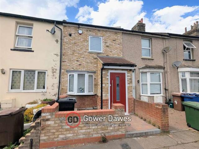 Cottage for rent in Grays, Essex