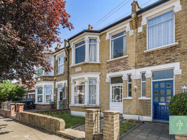 Cottage for sale in Edmonton, Greater London
