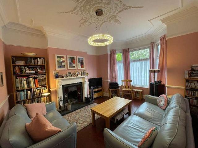 Cottage for sale in Avenues, Hull