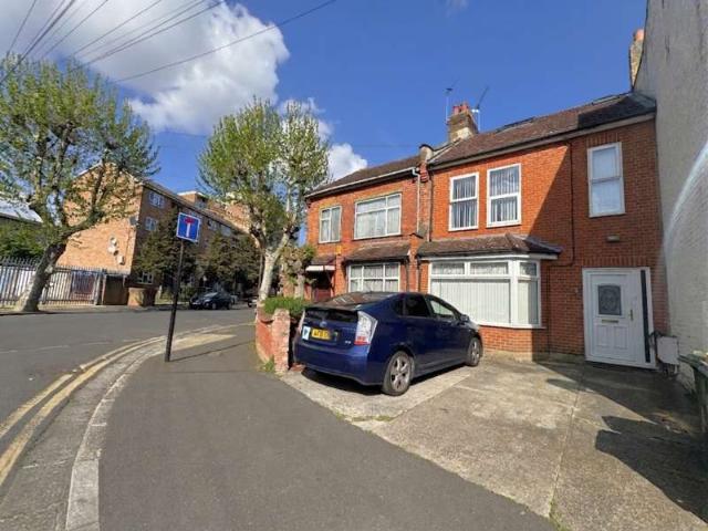 Cottage for sale in Little Ilford, Greater London
