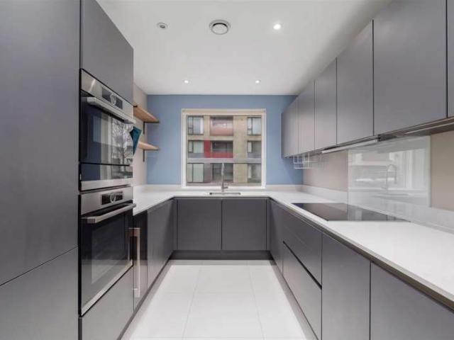 Cottage for rent in East Greenwich, Greater London