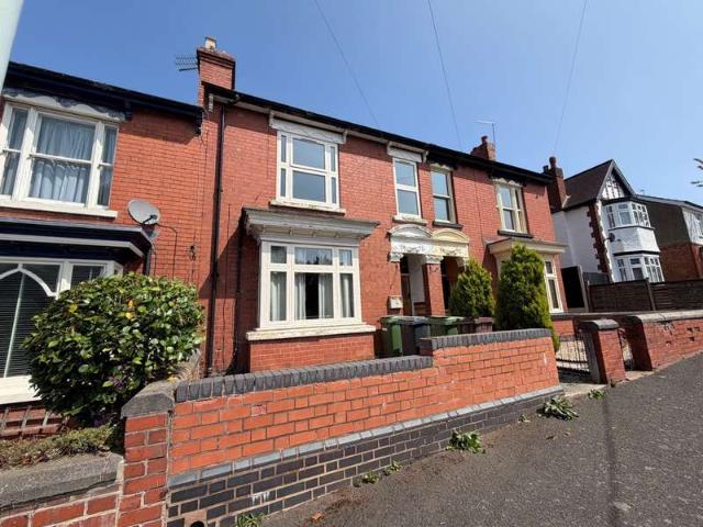 Cottage for rent in Goldthorn Hill, Penn