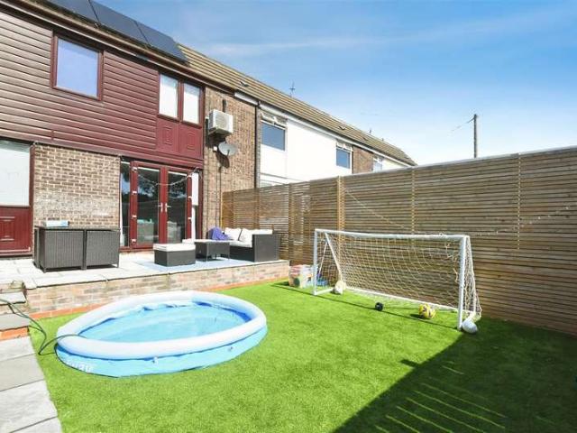 Cottage for sale in Bransholme, Spring Cottage