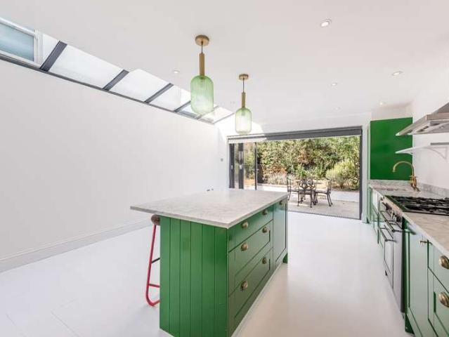 Cottage for sale in London Borough of Brent, Greater London