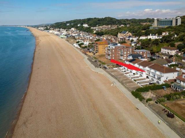 Cottage for sale in Golden Valley, Folkestone