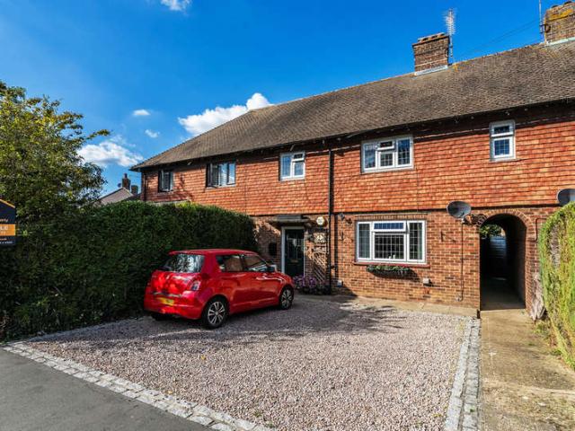 Cottage for sale in Hillview, Surrey