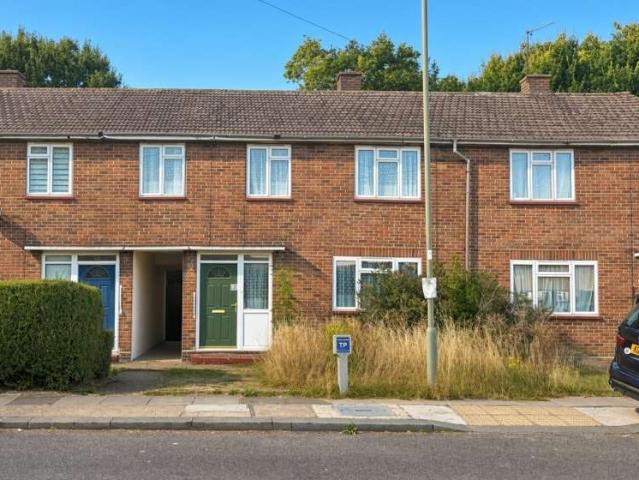 Cottage for sale in Broadfields, Greater London