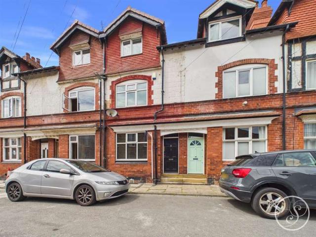 Cottage for sale in Chapel Allerton, West Yorkshire