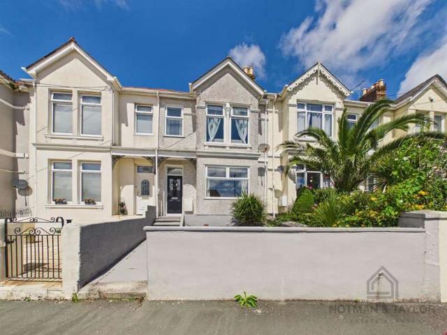 Cottage for sale in Torpoint