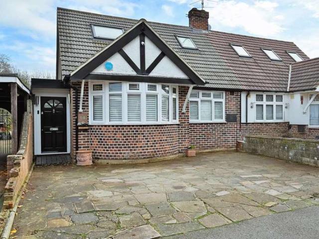 Bungalow for sale in North Watford