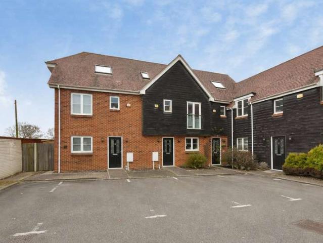 Cottage for rent in West Cliff, Acol