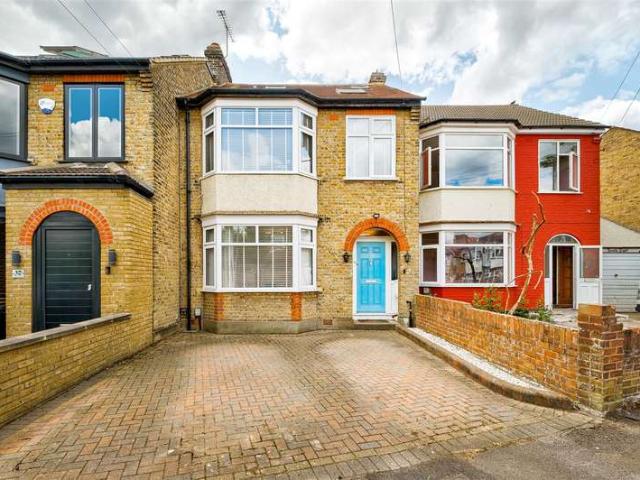 Terraced House for sale in South Woodford, South Woodford