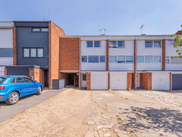 Cottage for sale in Twyford, Wokingham