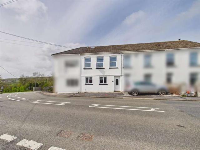 Cottage for sale in Pont-henri, Wales