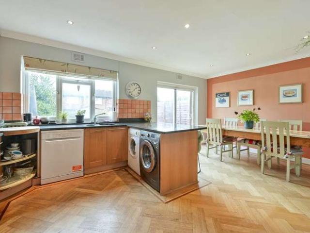 Terraced House for sale in Kingston Vale, Putney Vale
