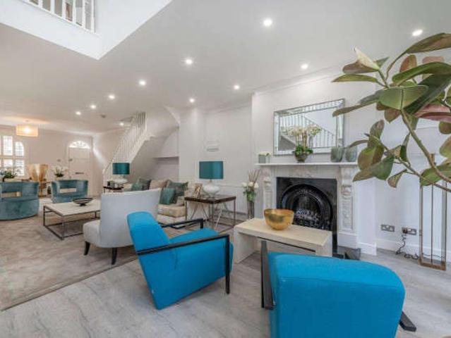 Terraced House for rent in St John's Wood, St. John's Wood