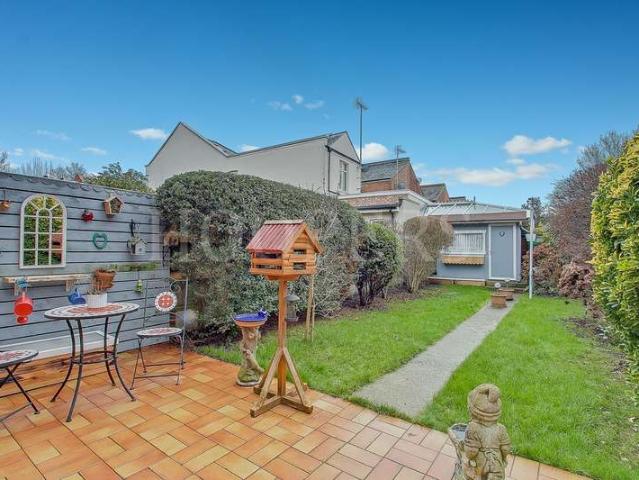 Cottage for sale in London Borough of Brent, Greater London