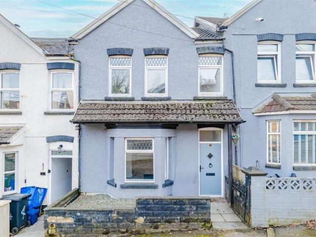 Cottage for sale in Treharris