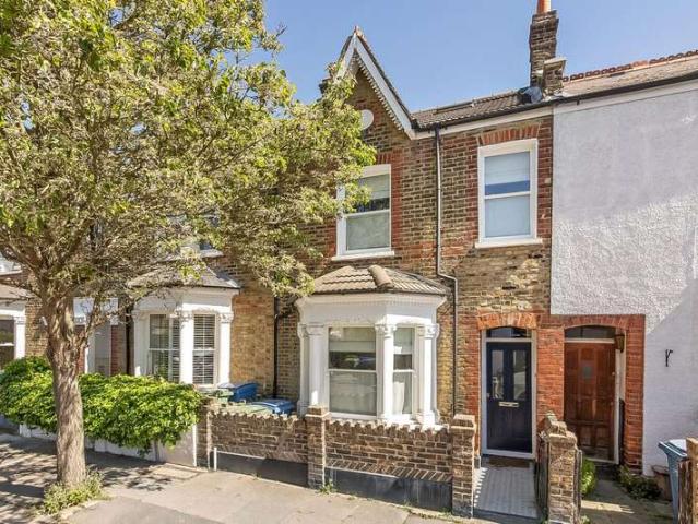Cottage for sale in Nunhead, Greater London